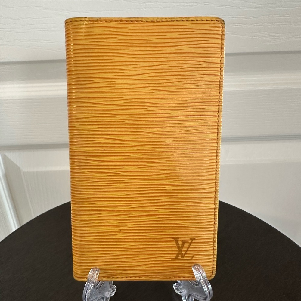 Louis Vuitton Tassil Epi Leather Long Wallet / Checkbook Cover – Authentic EUC